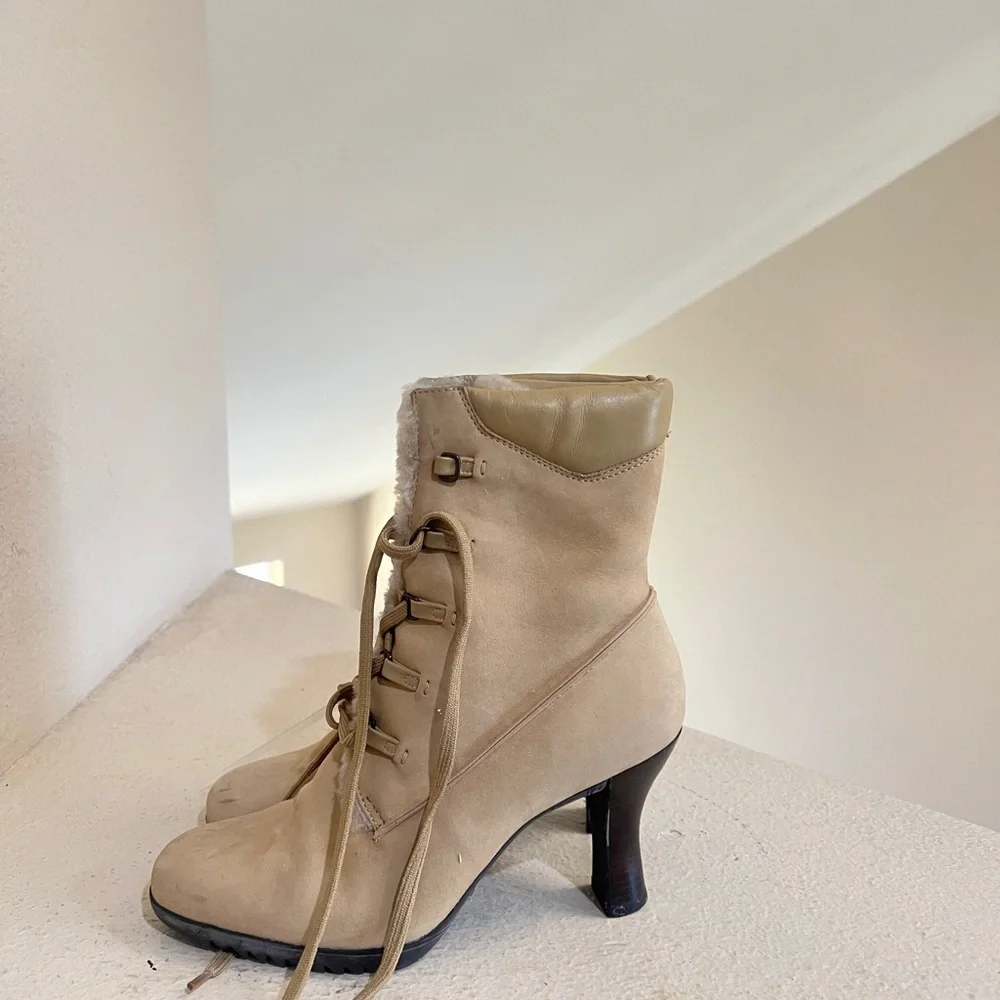 Cole Haan Lace Up Leather Sherpa Line Heeled Winter tan Boots booties FLAWED 7.5